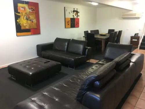 Cosmopolitan Motel & Serviced Apartments Public Areas Photos