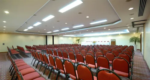 Golden Tulip Sharjah Бизнес-удобства Photos