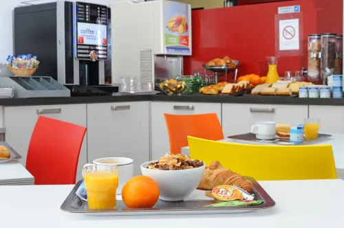 Ibis Marseille Centre Prefecture Ruokailu Photos