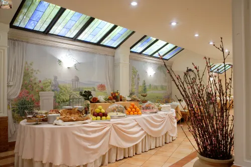 Hotel Mozart Restauration Photos