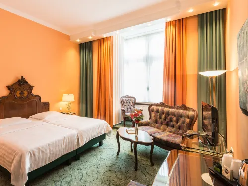 Hotel Palmenhof Photos