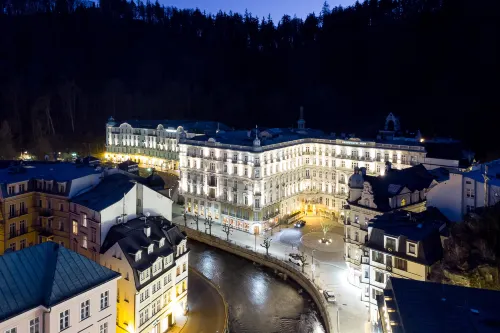 Grandhotel Pupp Esterni Photos