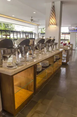 Burza Hotel Yogyakarta Makanan Photos