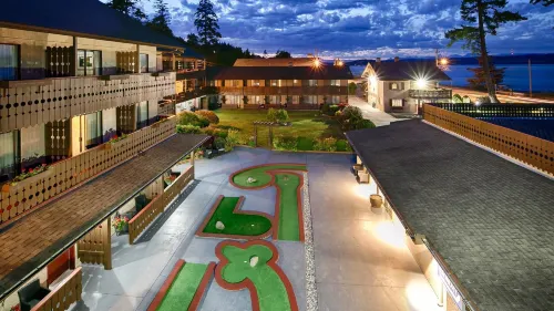 Ramada by Wyndham Campbell River Exterior Photos