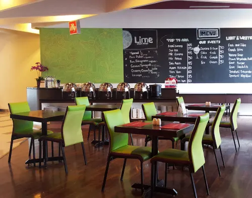 Favehotel Pluit Junction Restauration Photos