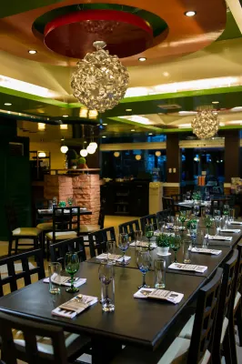 950 Condotel Dining Photos