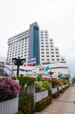 BP Grand Tower Hotel Esterni Photos