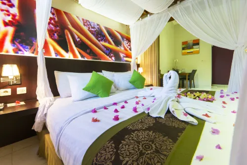 The Banyumas Villa Kamar Photos