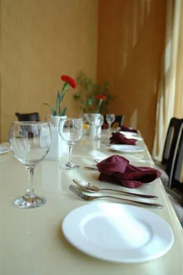 Aryana Hotel Питание Photos