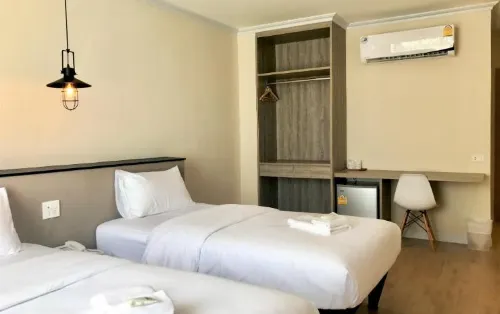 Hataara Kamar Photos