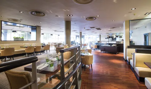 The Tower Hotel, by Thistle Espaces publics Photos