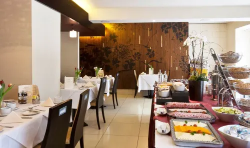The Park City Grand Plaza Kensington Hotel Ristorazione Photos