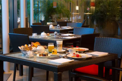 Lausanne Palace Dining Photos
