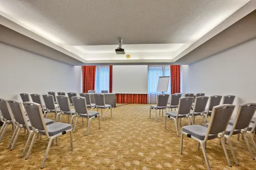 Hilton Geneva Hotel and Conference Centre Business Photos