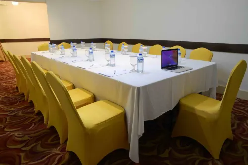 Howard Johnson by Wyndham Bur Dubai Бизнес-удобства Photos