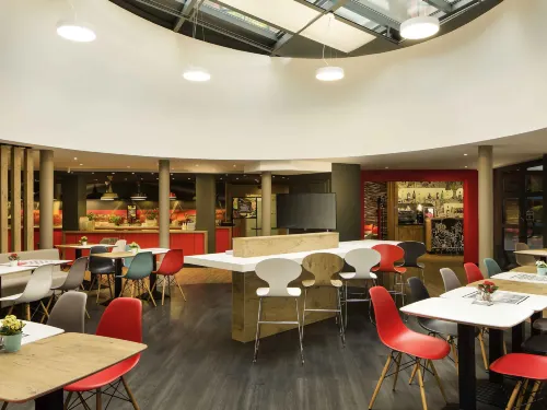 Ibis Budapest Heroes Square Питание Photos