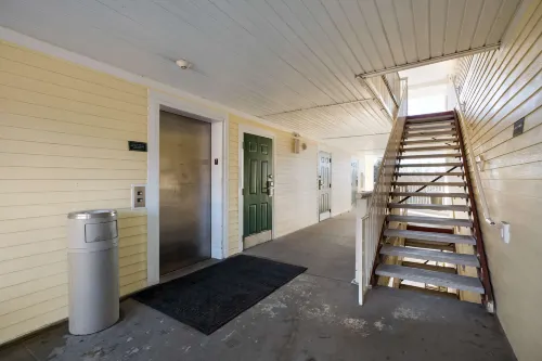 HomeTowne Studios Lake Charles - Sulphur Featured Photos