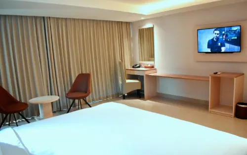 Grand Metro Hotel Tasikmalaya Zimmer Photos