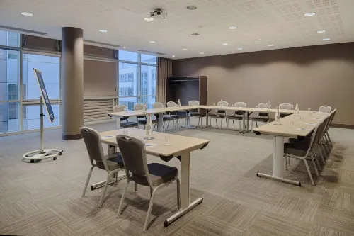 NH Lyon Airport Business Facilities Photos