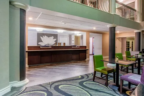 La Quinta Inn & Suites by Wyndham Raleigh Durham Airport Public Areas Photos