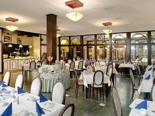 Tryp by Wyndham Kassel City Centre Restauration Photos