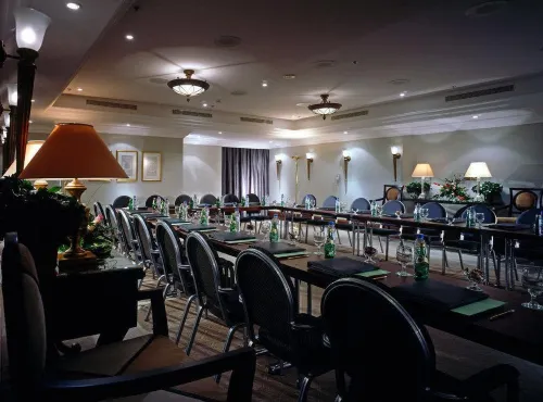 Sheraton Khalidiya Hotel Бизнес-удобства Photos