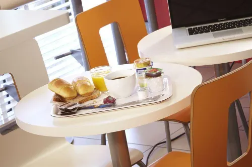 Premiere Classe Paris Ouest - Pont De Suresnes Restauration Photos