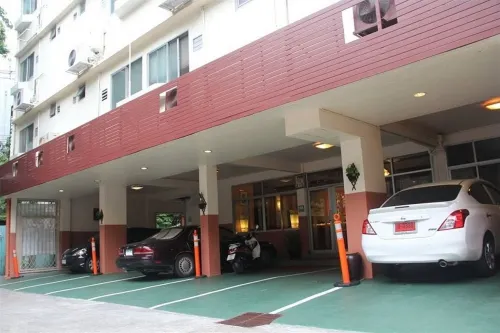 B.S. Court Hotel Sathorn Public Areas Photos