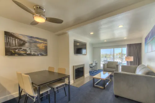 Oceanside Marina Suites - A Waterfront Hotel Номера Photos
