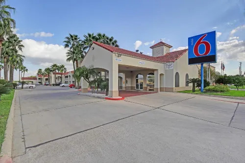 Motel 6 Edinburg, TX Exterior Photos