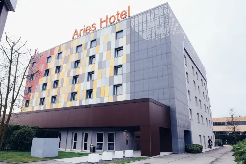 The Aries Hotel Eksterior Photos