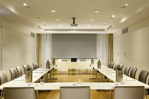UNA HOTELS Century Milano Business Photos