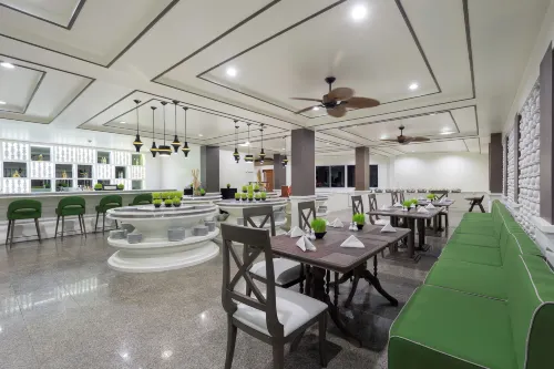 Chanalai Flora Resort, Kata Beach Питание Photos