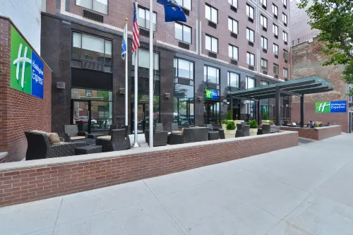 Holiday Inn Express Manhattan Midtown West New York Exterior Photos