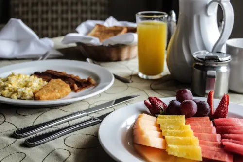 Holiday Inn San Salvador Dining Photos
