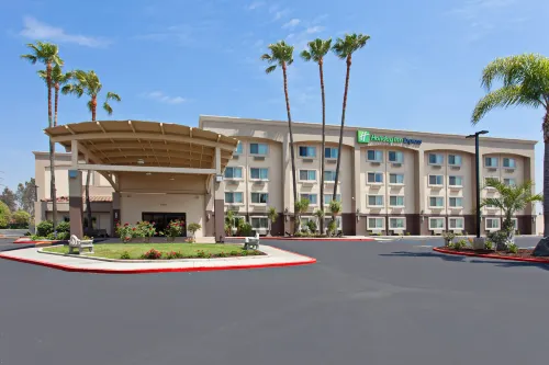 Holiday Inn Express San Bernardino - Colton Exterior Photos