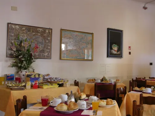 Hotel Taormina Ruokailu Photos
