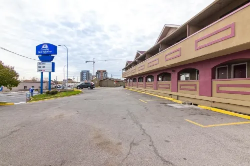 Canadas Best Value Inn Chinook Station Public Areas Photos