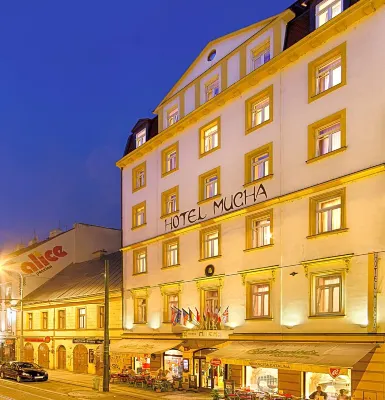 Hotel Mucha Exterior Photos