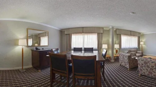 Crowne Plaza Silicon Valley N - Union City Dining Photos