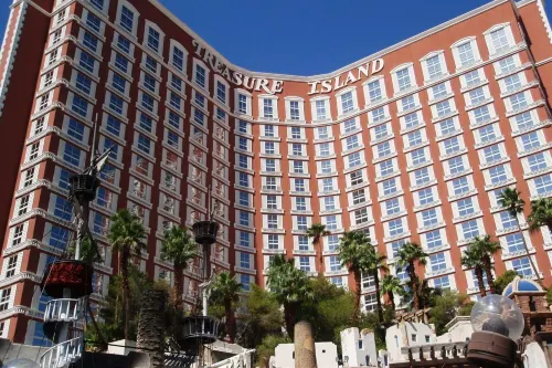 Treasure Island – TI Las Vegas Hotel  & Casino Exterior Photos