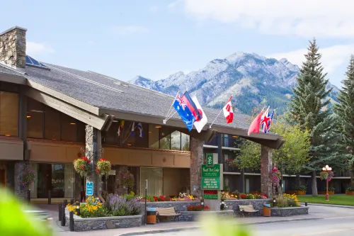 Banff Park Lodge Exterior Photos
