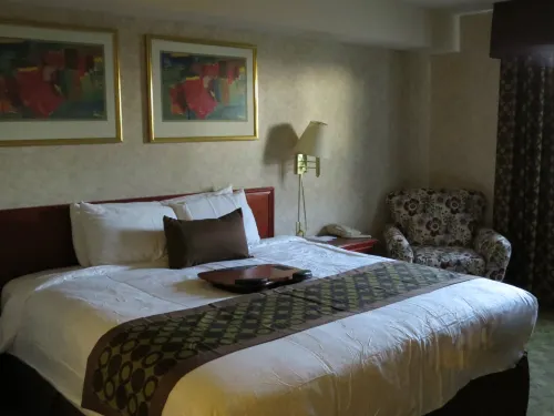 Lexington Inn & Suites-Windsor Photos