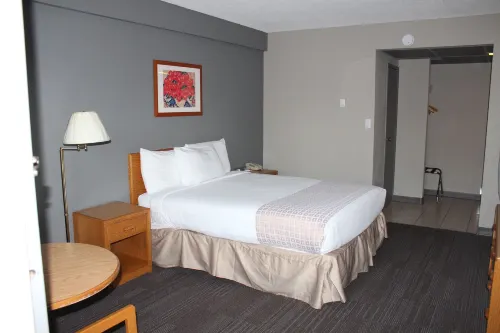 Travelodge by Wyndham Edmonton Airport Photos
