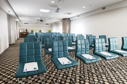 Bo33 Hotel Family & Suites Business Facilities Photos