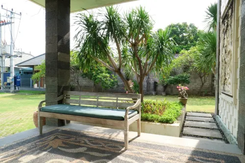 Teges Inn Kuta Public Areas Photos