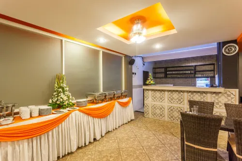 Mahatma Residence Makanan Photos