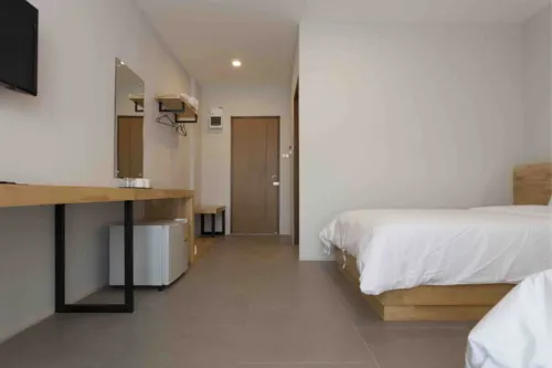Easy Hotel Photos