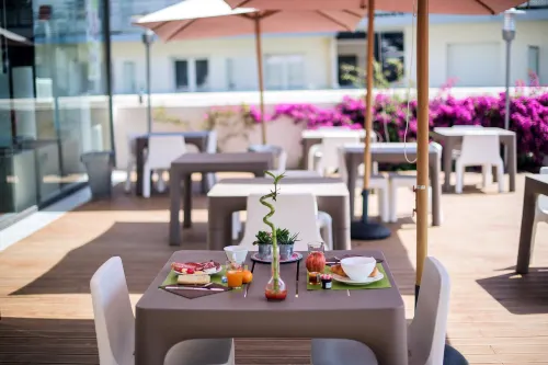 Comfort Aparthotel Antibes Le Maestria Ristorazione Photos