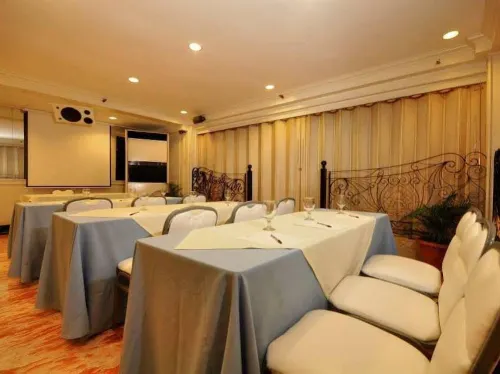 Executive Hotel Business Facilities Photos